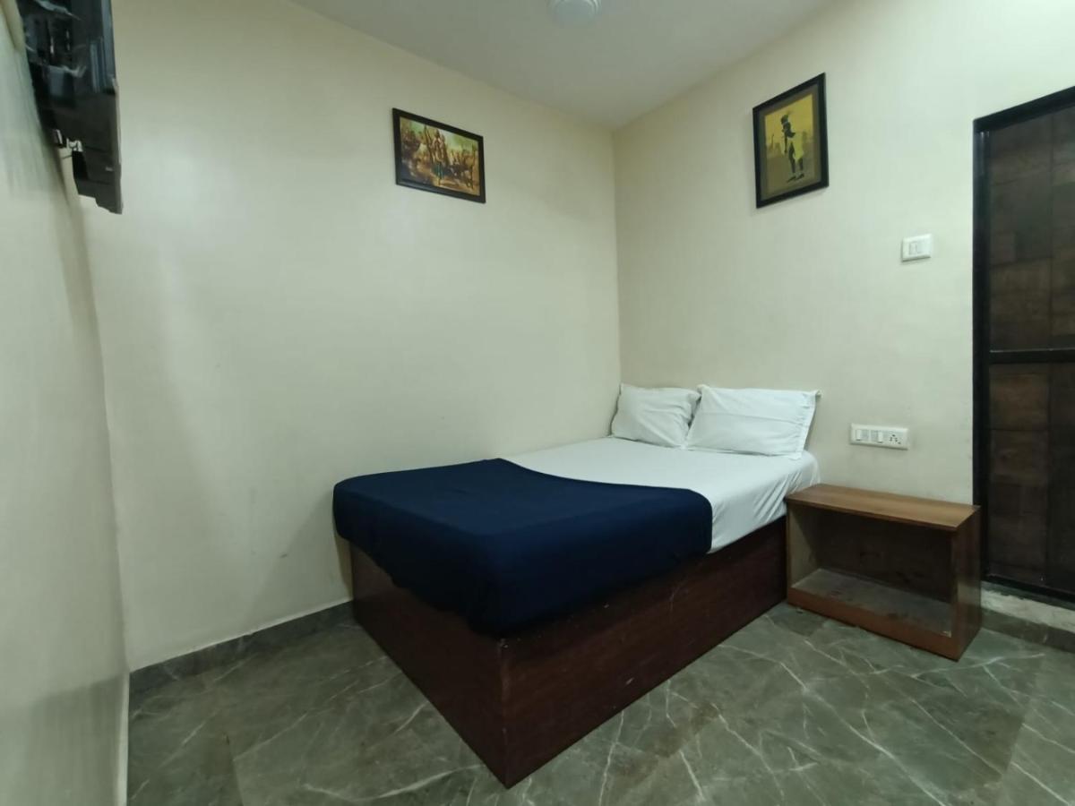 Hotel Safalta Residency, Chembur Мумбаи Экстерьер фото